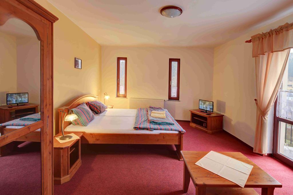 Hradni Basta Otel Bečov nad Teplou Dış mekan fotoğraf