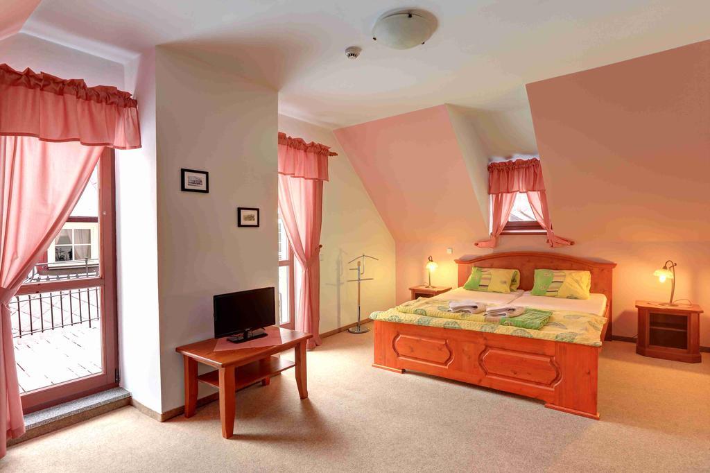 Hradni Basta Otel Bečov nad Teplou Dış mekan fotoğraf