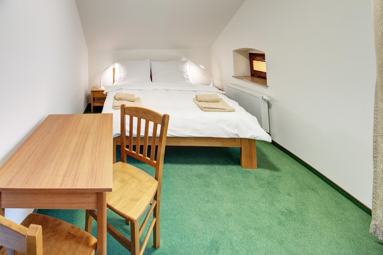 Hradni Basta Otel Bečov nad Teplou Dış mekan fotoğraf