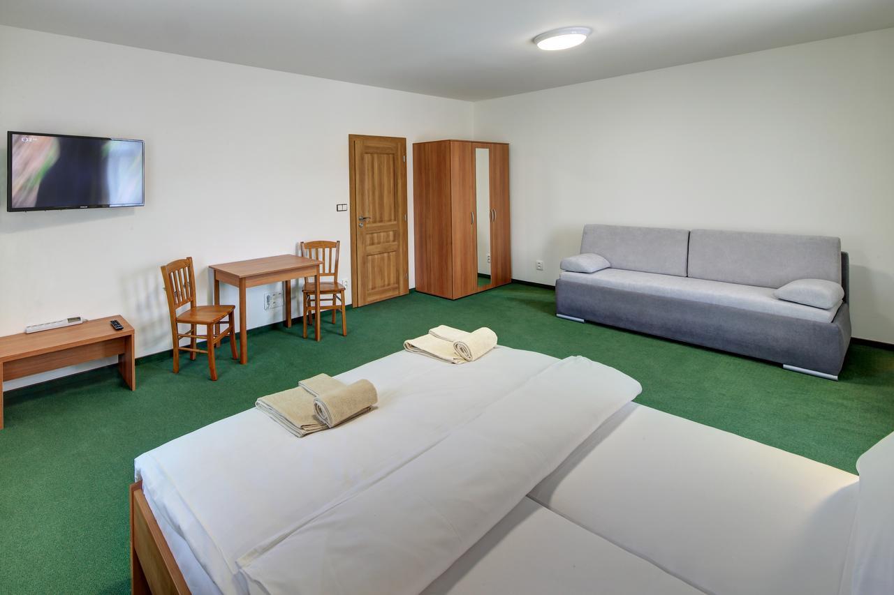 Hradni Basta Otel Bečov nad Teplou Dış mekan fotoğraf