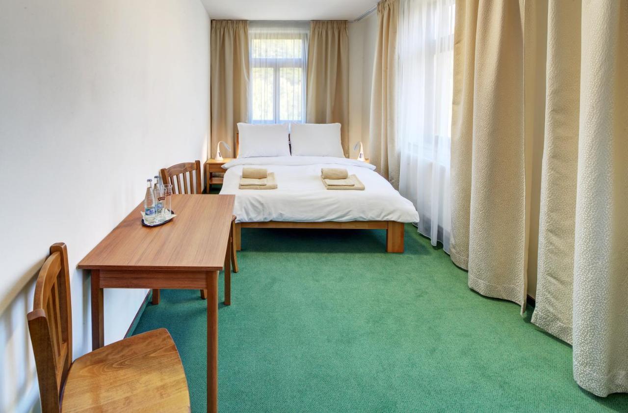 Hradni Basta Otel Bečov nad Teplou Dış mekan fotoğraf