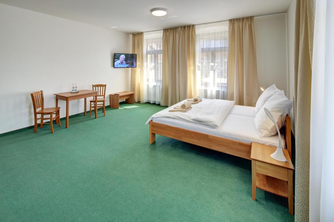 Hradni Basta Otel Bečov nad Teplou Dış mekan fotoğraf