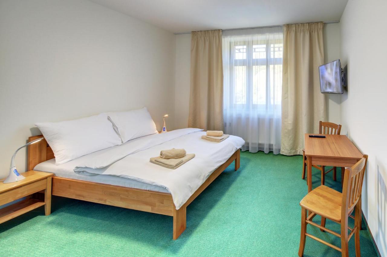 Hradni Basta Otel Bečov nad Teplou Dış mekan fotoğraf