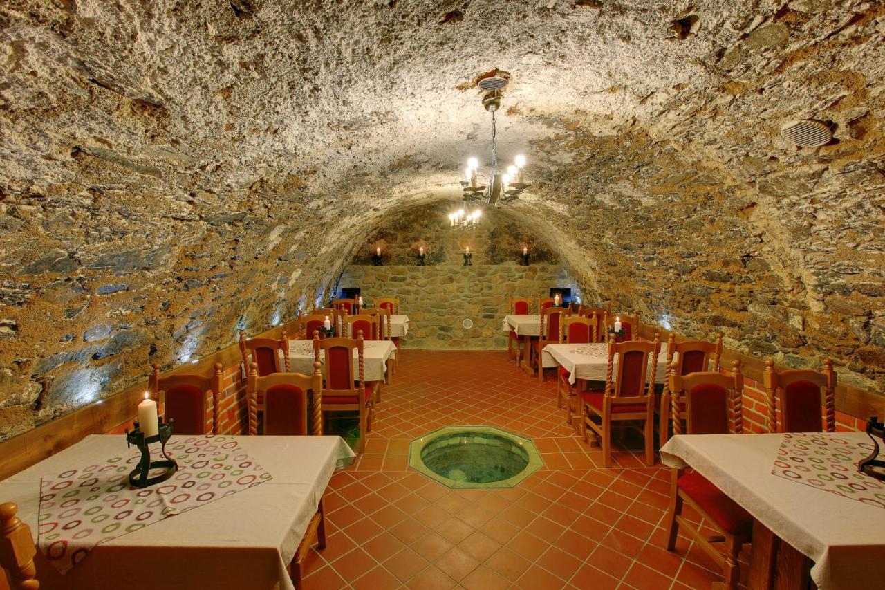 Hradni Basta Otel Bečov nad Teplou Dış mekan fotoğraf